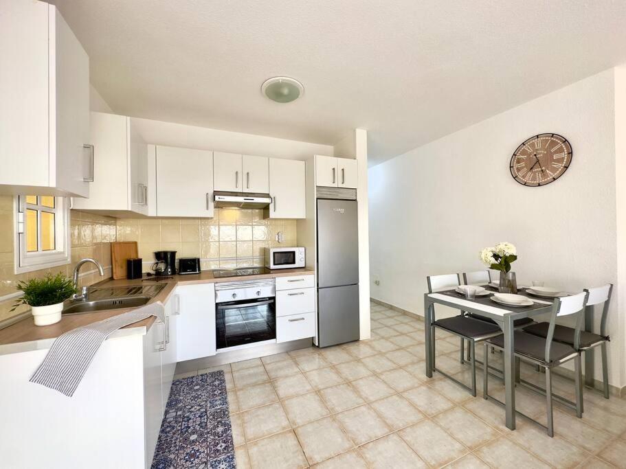 Penthouse With Ocean Views - Torviscas Appartement Costa Adeje  Buitenkant foto