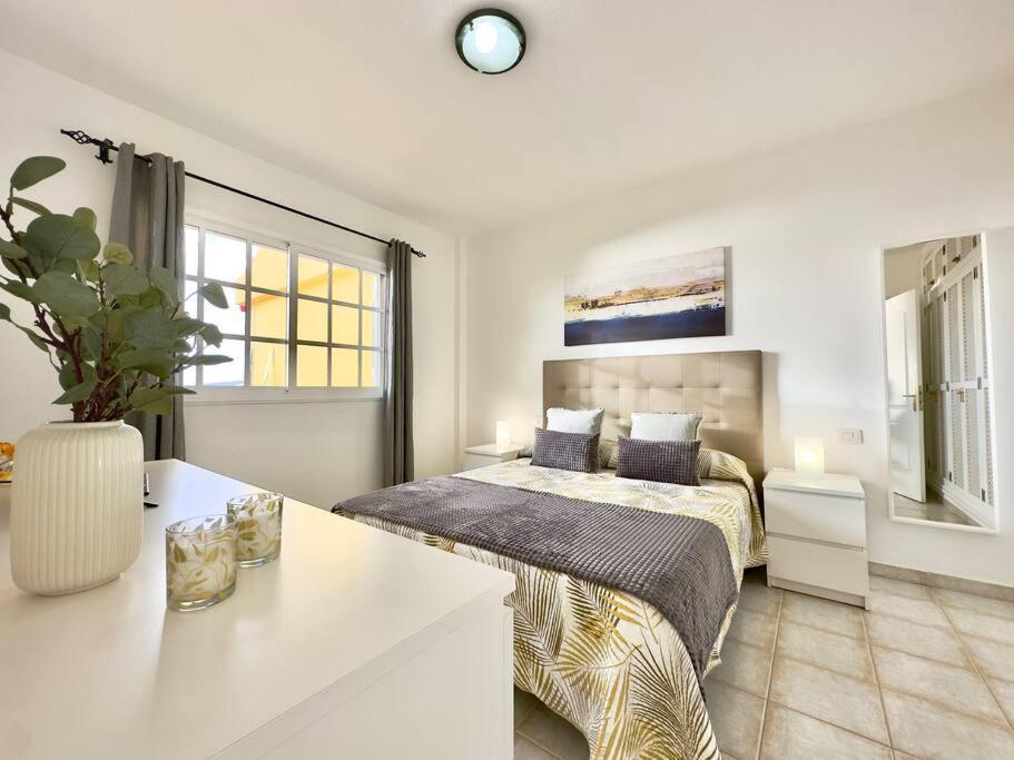 Penthouse With Ocean Views - Torviscas Appartement Costa Adeje  Buitenkant foto