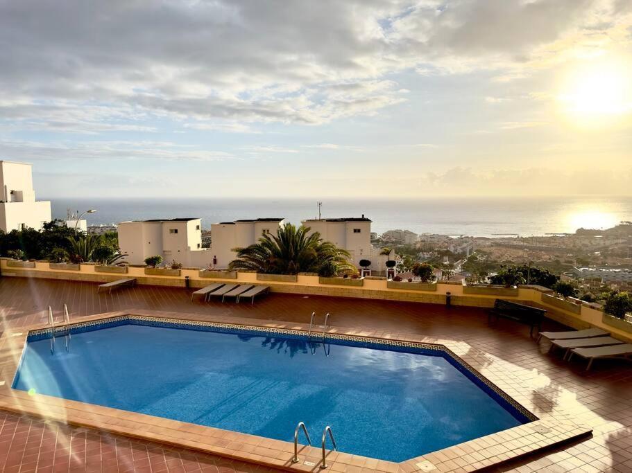 Penthouse With Ocean Views - Torviscas Appartement Costa Adeje  Buitenkant foto